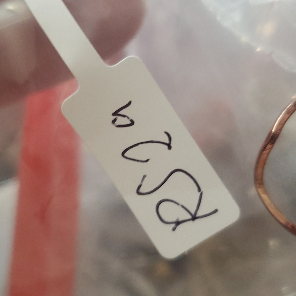 Rose gold tone Wave ring size 7.5 R529 - Picture 3 of 3